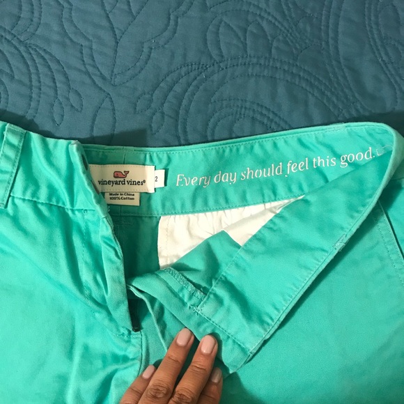 Vineyard vines shorts - Picture 3 of 3